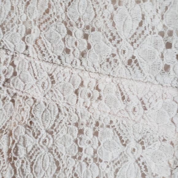 Light Pink Lace Romper!!! - Picture 4 of 6